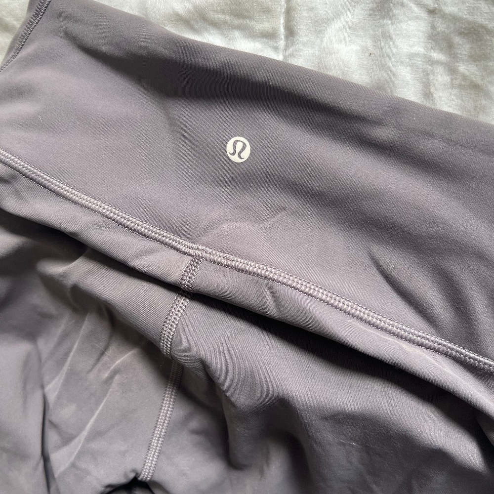 Lululemon size 6 ruffled 3/4 leggings